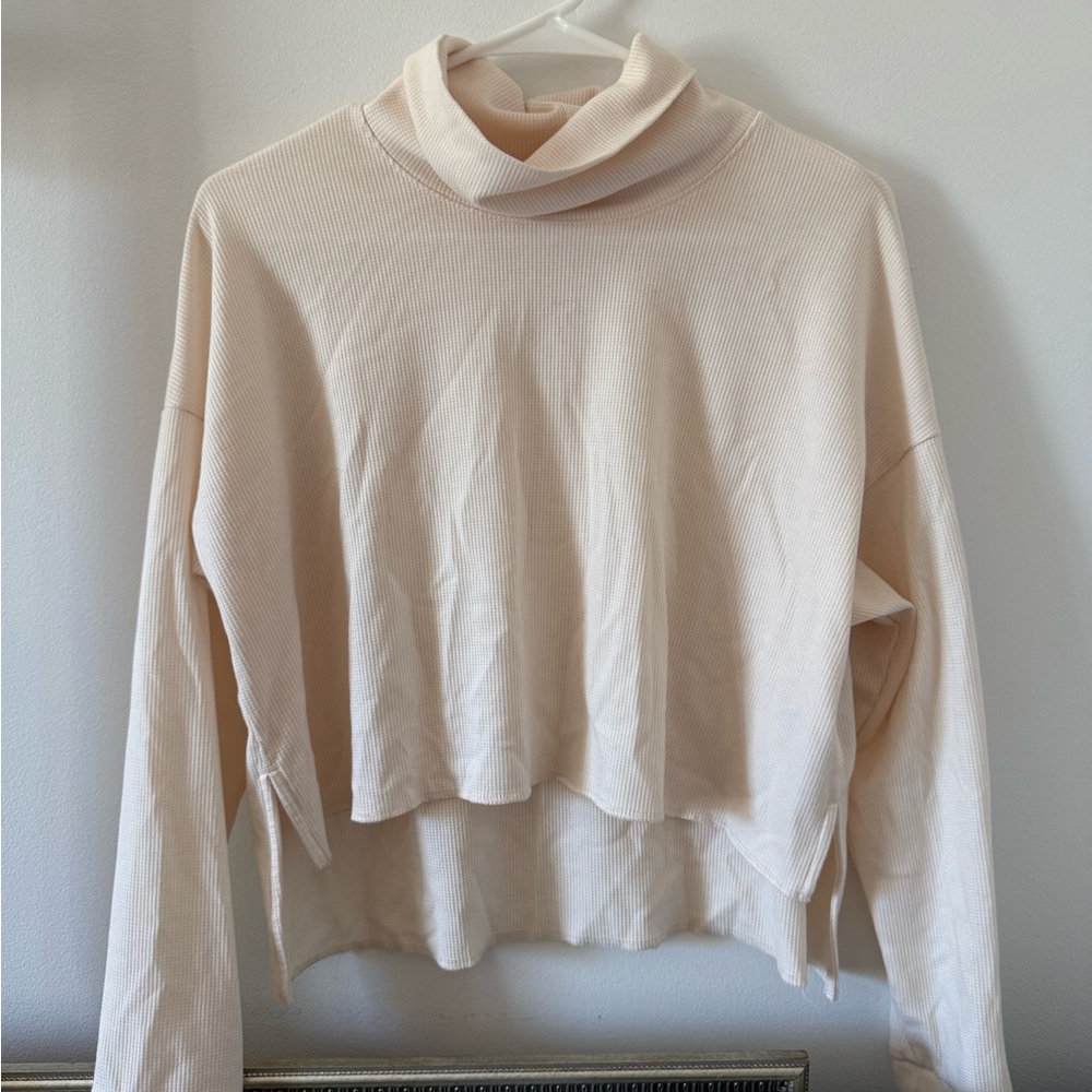 AMERICAN EAGLE turtleneck top